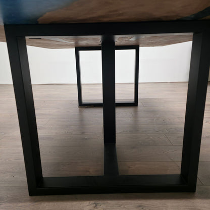 210 cm x 145 cm Blauer Esstisch aus indischem Walnussholz mit Harz und Baumkante